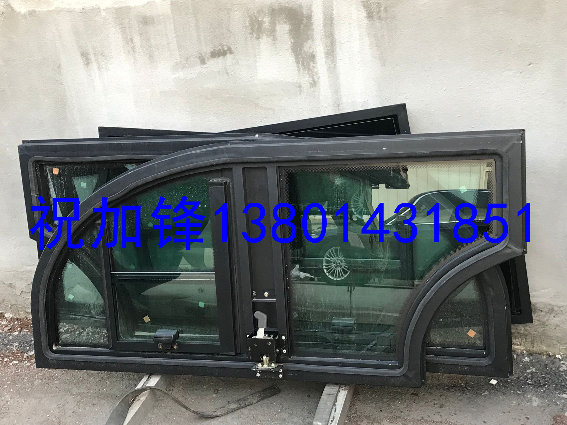 電動(dòng)車車門(mén)